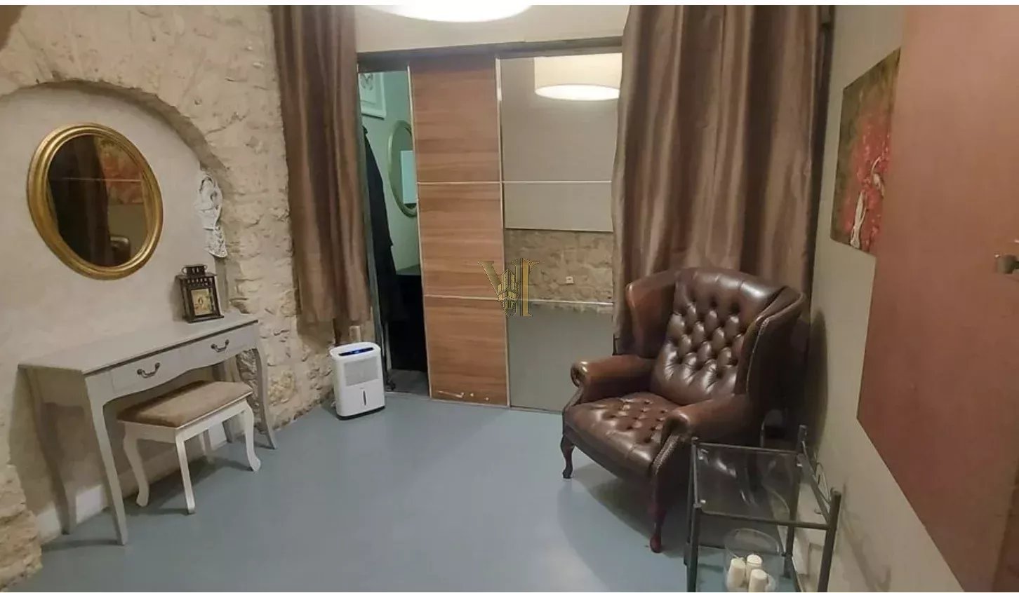 LOCAL PROFESSIONNEL – CACHET ATYPIQUE – PARIS 1ᵉʳ (PALAIS-ROYAL) — Palais-Royal · Paris 1er — réf. VI-62 — photo 1